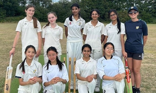 Cricket team with Ms Fenner